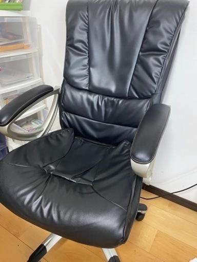 オフィス　ボス椅子　パソコン椅子　ニトリ５万頃購入