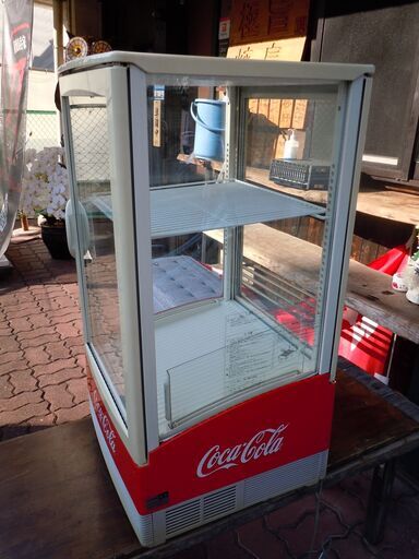 値引きする  美品・完動品　キンキンに冷えます【コカ・コーラショーケース冷蔵庫】７３リットル 冷蔵庫