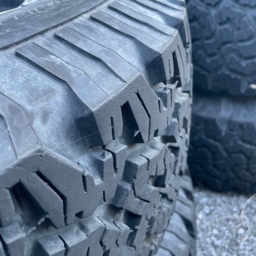 BF Goodrich AT LT275/70R/16 ミッキートンプソン16インチ