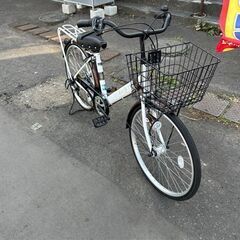 24インチ 自転車 6段切替 ホワイト×ブラウン カゴ付き 荷台付き ライト 