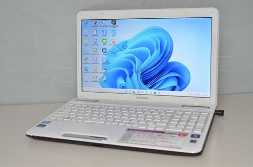 最新Windows11+office 爆速SSD256GB 東芝Dynabook T351/35EW 高性能 第二世代i3/8GB/15.6インチ/無線内蔵/HDMI/DVDRW/便利なソフト多数