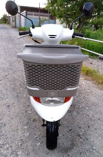優れたエンジン。( Suzuki )(レッツ4)（Basket）です。 フロントタイヤは新品です。 リヤタイヤは新品です。 エンジンオイルは新品です。 サイドスタンド付き。