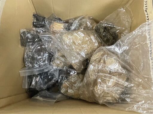 5種類ハンドメイド用髪留め約300個以上　まとめ売り　50万円相当