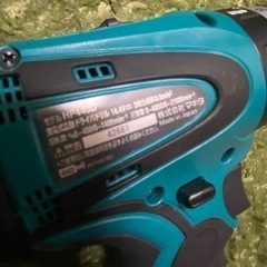 マキタ・充電式ドライバ　HP440DRFX 美品　1万円で譲ります。