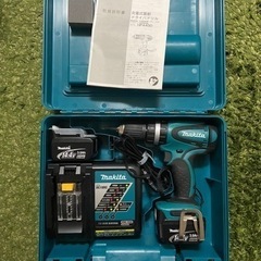 マキタ・充電式ドライバ　HP440DRFX 美品　1万円で譲ります。
