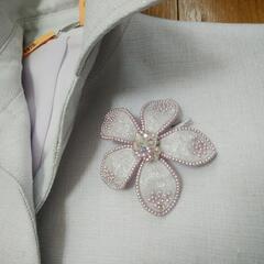 《お値下げ》ビーズ刺繍のコサージュ