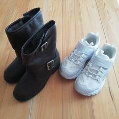 ＜新品＞女児ブーツ　21ｃｍ　　白スニーカー　20ｃｍ