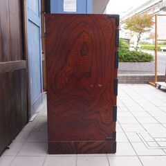 岩手の伝統工芸家具、岩谷堂箪笥 欅材を使用した漆塗り5