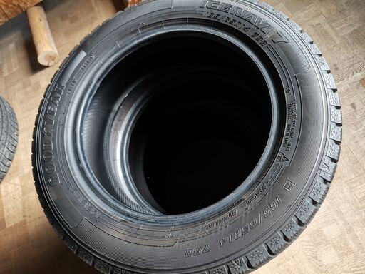 グッドイヤー 中古スタッドレス タイヤ 165/65R14 2017年製 バリ溝　中古4本　格安　組み替えセット