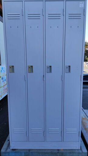 業務用　4人用　ロッカー　鍵付き　幅約90×奥行51.5×高さ179㎝