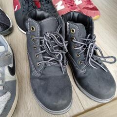 男の子靴とブーツ　　ナイキ　New Balance　メーカー品