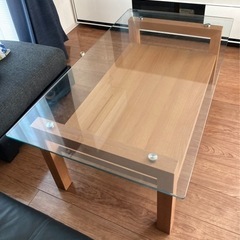 テーブル、木製、ガラス
