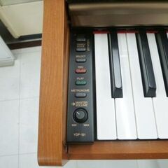 苫小牧市内近郊限定 YAMAHA 電子ピアノ YDP-151 2006年製 88鍵盤 ペダル数3 椅子付き ニューチェリー調 中古 ヤマハ 苫小牧西店 苫小牧市内近郊限定 YAMAHA 電子ピアノ YDP-151 2006年製 88鍵盤 ペダル