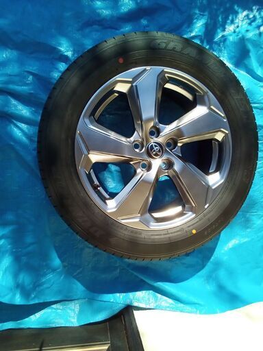 〖美品〗トヨタRAV4純正18インチアルミホイール　225/60R18 4本セツトサマータイヤ値下げしました
