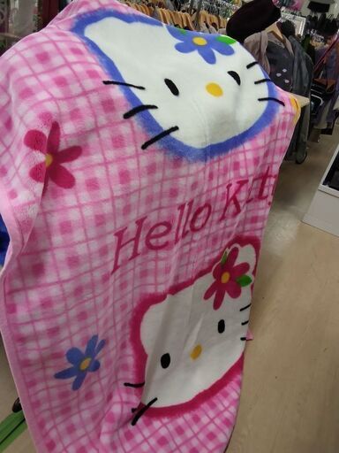 美品 ハローキティ 毛布