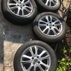 冬　タイヤ　175／65r15 84Q