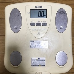 【無料】タニタ　体重計　体脂肪計付ヘルスメーター　BF-046