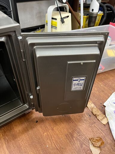 【リサイクルショップどりーむ天保山店】●5418●　金庫　小型金庫　CORWN　ダイヤル式　お家貯金　安心安全( *´艸｀) リサイクルショップどりーむ天保山店】○5418○ 金庫 小型金庫 CORWN