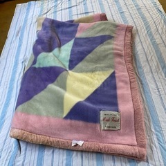 【美品】西川のミンクタッチ毛布（ピンク）