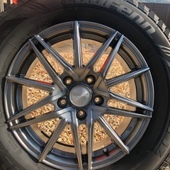 スタッドレスタイヤ　215/65R16