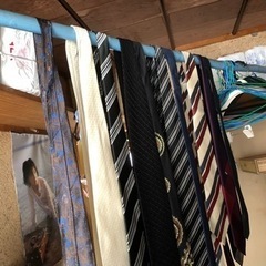 使い古しのネクタイが１０本ほど有ります