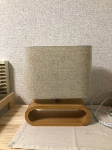 ニトリ　テーブルランプ
