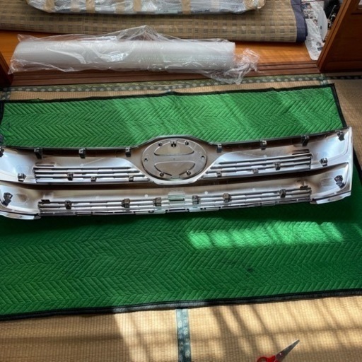 ⭐︎日野純正　レンジャー⭐︎4t ワイドボディ純正メッキフロントグリル♪ ⭐︎日野純正 レンジャー⭐︎4t 標準ボディ純正メッキフロントグリル