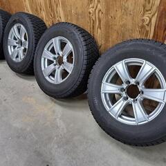 スタッドレスタイヤ　ホイール付　265/65R17