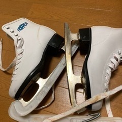 スケート靴　女子用