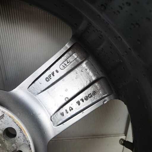 ベンツVクラス　現行型　スタッドレス　225/55R17 ピレリICE ASIMMETRICO