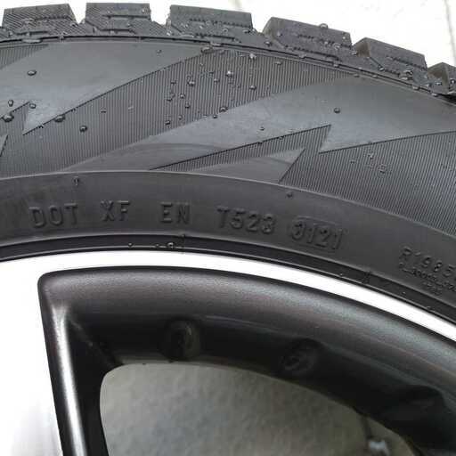 ベンツVクラス　現行型　スタッドレス　225/55R17 ピレリICE ASIMMETRICO