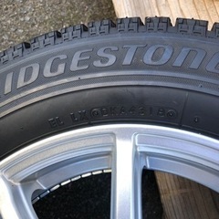 15㌅スタッドレスタイヤ直ぐ使えます