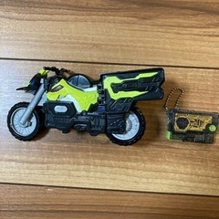 仮面ライダーゼロワン　組立式バイクのおもちゃ