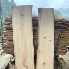 木曽檜1枚板   右側の板