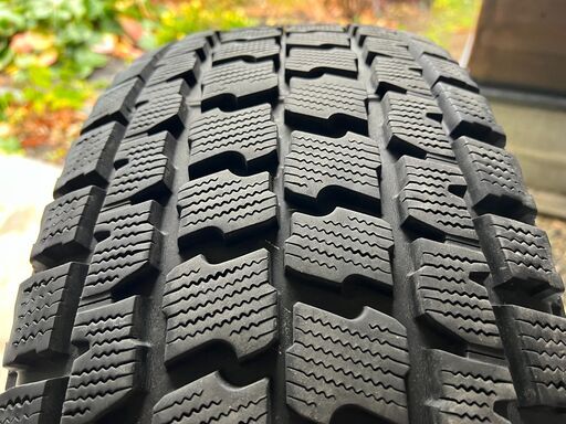 取引終了】GOODYEARスタッドレス＋KEELERホイール 265/70R16 95プラド  