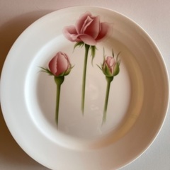 薔薇柄の綺麗な皿　２６cm ２枚