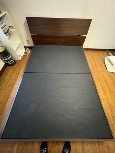 ダブルベッド　コンセント付き