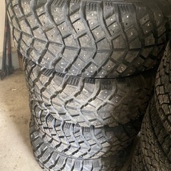 フルピン スパイクタイヤ ランクル パジェロ ハイラックス