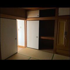 一戸建ての押し入れ８箇所前後を通常の部屋に戻す大工仕事です。