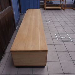 a. depeche(アデペシュ)のmolid(モリード)テレビボード W200です。質感のあるアイアンとオーク無垢材の組み合わせが生み出す風合いが魅力のインダストリアルなAVボード♪CK120