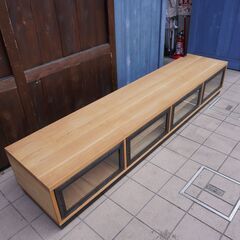 a. depeche(アデペシュ)のmolid(モリード)テレビボード W200です。質感のあるアイアンとオーク無垢材の組み合わせが生み出す風合いが魅力のインダストリアルなAVボード♪CK120