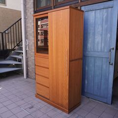 karimoku(カリモク家具)のチェリー材食器棚 EU3670ULです。シンプルでスッキリとしたフォルムのダイニングボードは北欧スタイルやナチュラルテイストインテリアにもおすすめ！CK128