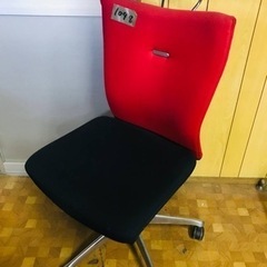 1048番　椅子