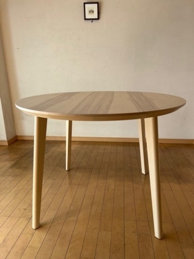 IKEAで購入したテーブル（新品同様）