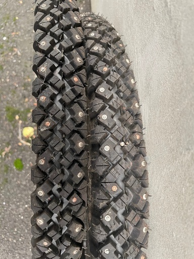 カブ　スノータイヤ自作増ピン