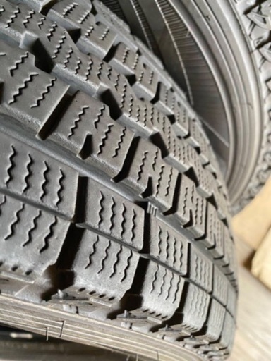 195/80R15 スタッドレスタイヤ 4本 バリ山 ダンロップ ウィンター 
