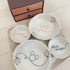 【新品未使用】ディズニー　ペア皿セット　ミッキー　ミニー