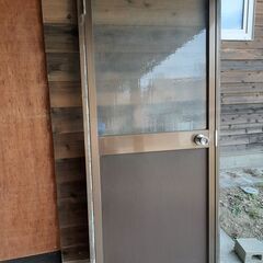 勝手口　ドア　ブロンズ　枠付き　鍵4こ　美品