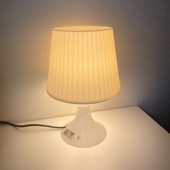 【無料】IKEA テーブルランプホワイト