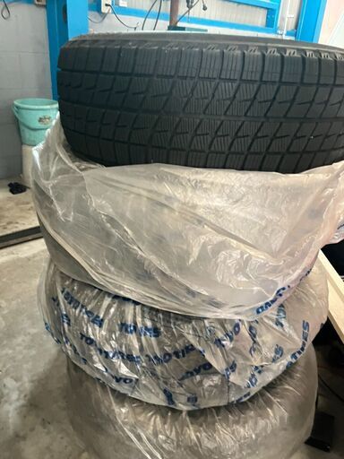 緊急値下げしました！！冬用タイヤ　ブリヂストン　アイスパートナー　215/45Ｒ17　4本　￥13,000　ほぼ新品